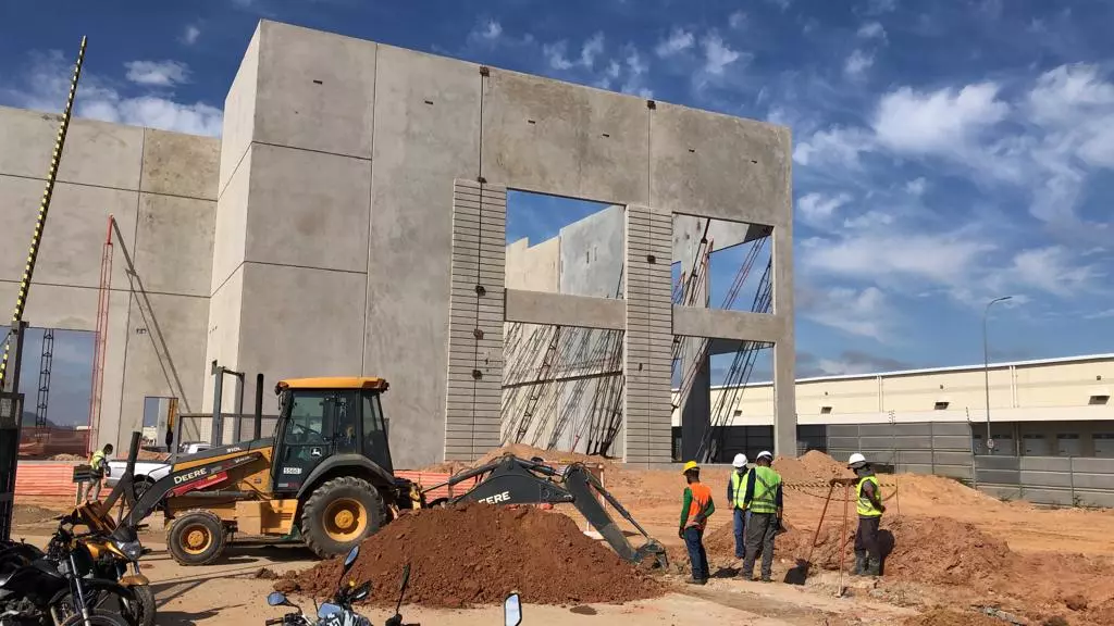 APOIO CIVIL DE INSTALAÇÕES PARA A EMPRESA PROLOGIS. GALPÕES CONSTRUÍDOS PARA A EMPRESA AMAZON E SAMSUNG